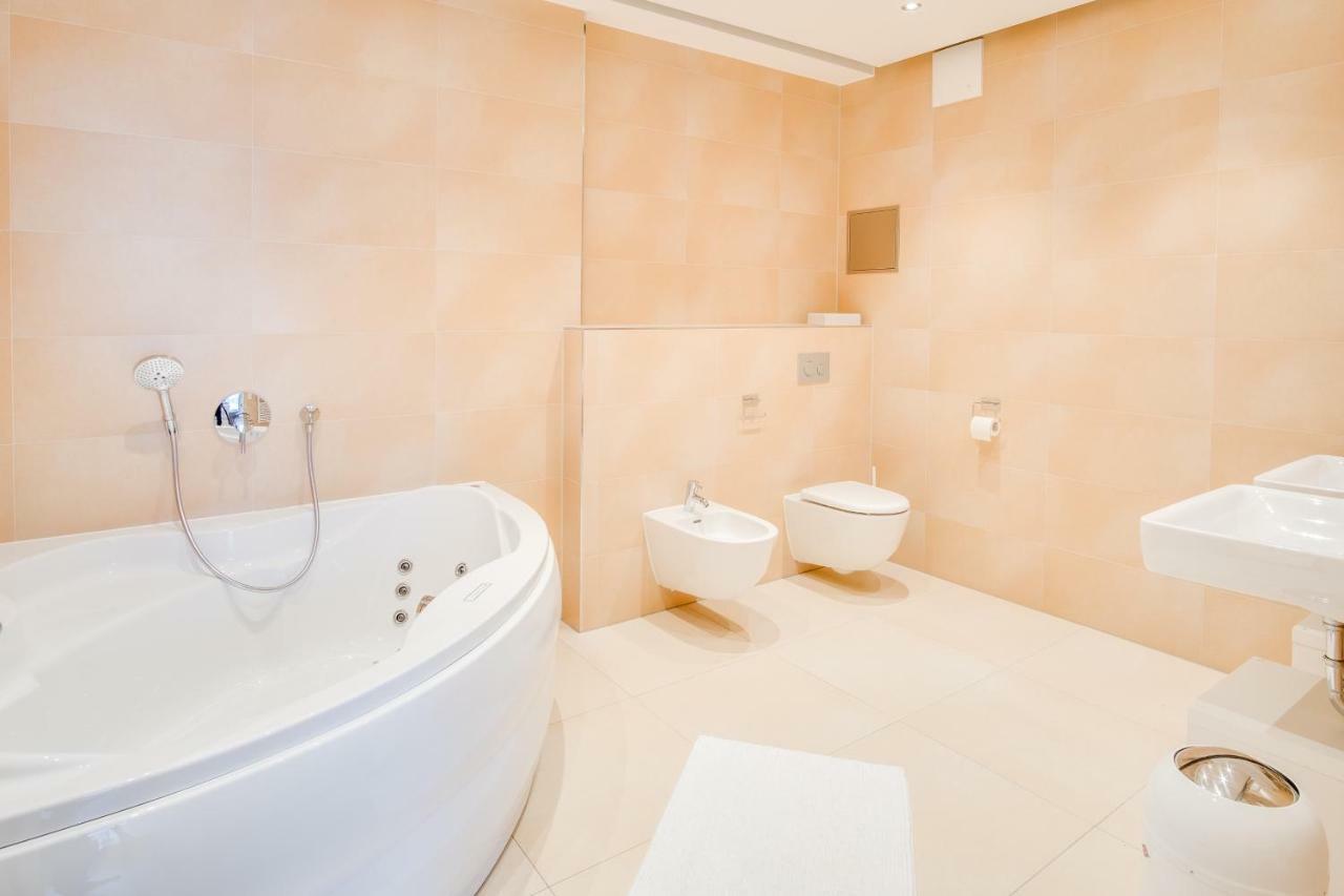 Schoene Am Dresdner Zwinger Apartment Dresden